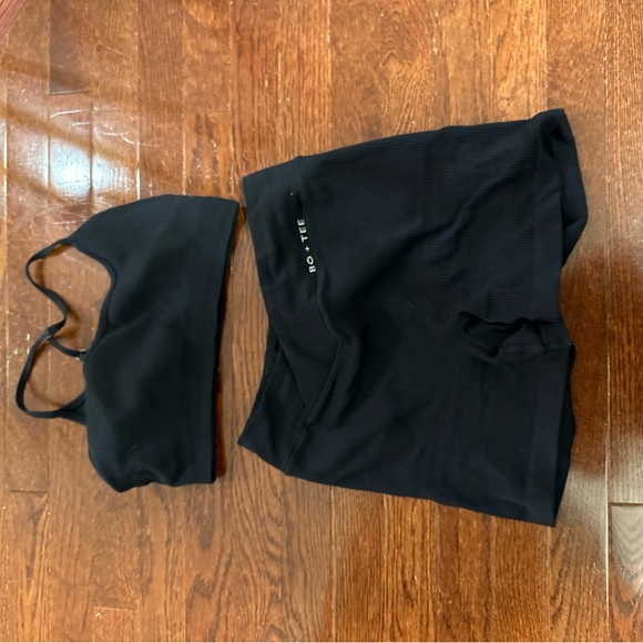 Work out clothes - Picture 3 of 4